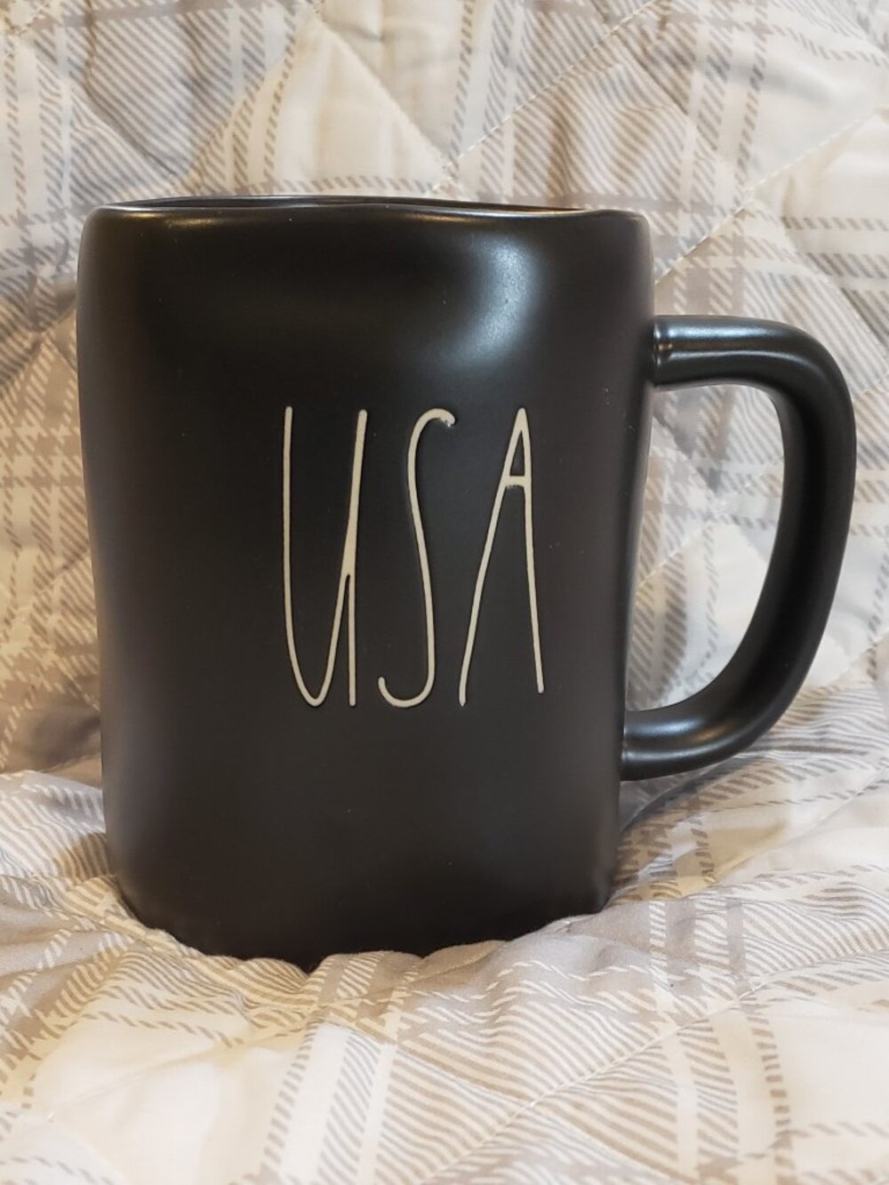 Rae Dunn Artisan Collection "USA" Ceramic Mug in matte black size 16oz